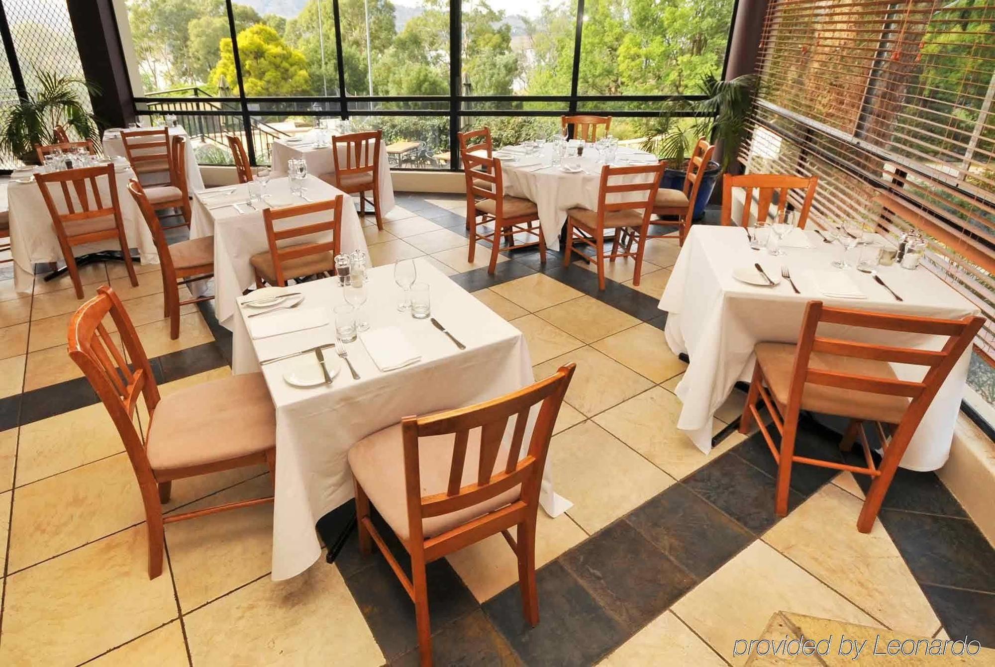 אלבורי Lake Hume Resort מסעדה תמונה